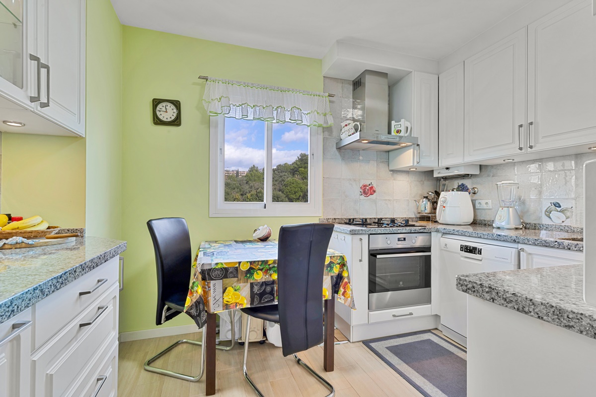 Apartamento cerca de la playa con vistas al mar