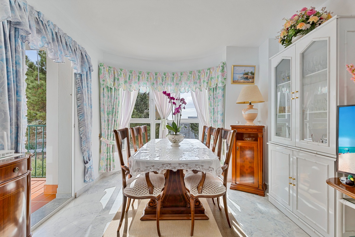 Apartamento cerca de la playa con vistas al mar