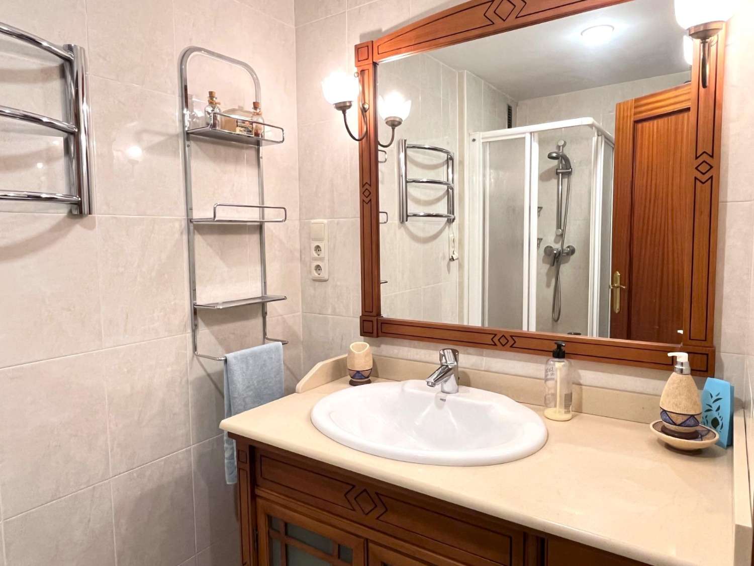 Amplio Piso en Residencial Detelina, a solo 300 mts de la playa