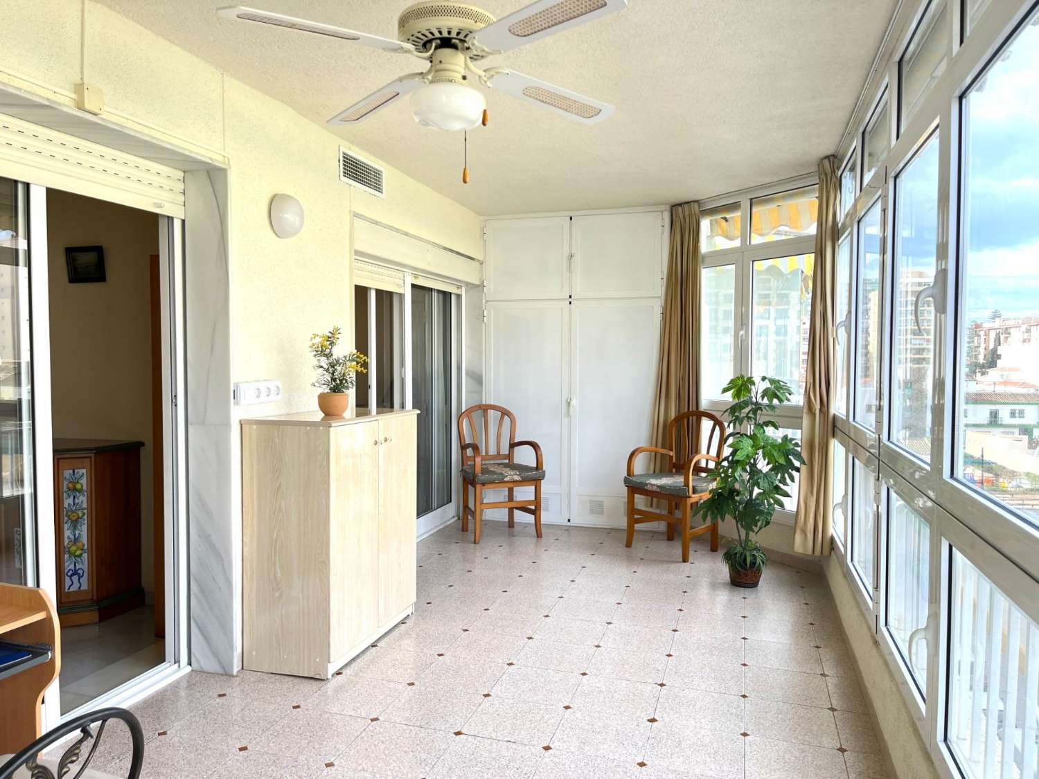 Amplio Piso en Residencial Detelina, a solo 300 mts de la playa