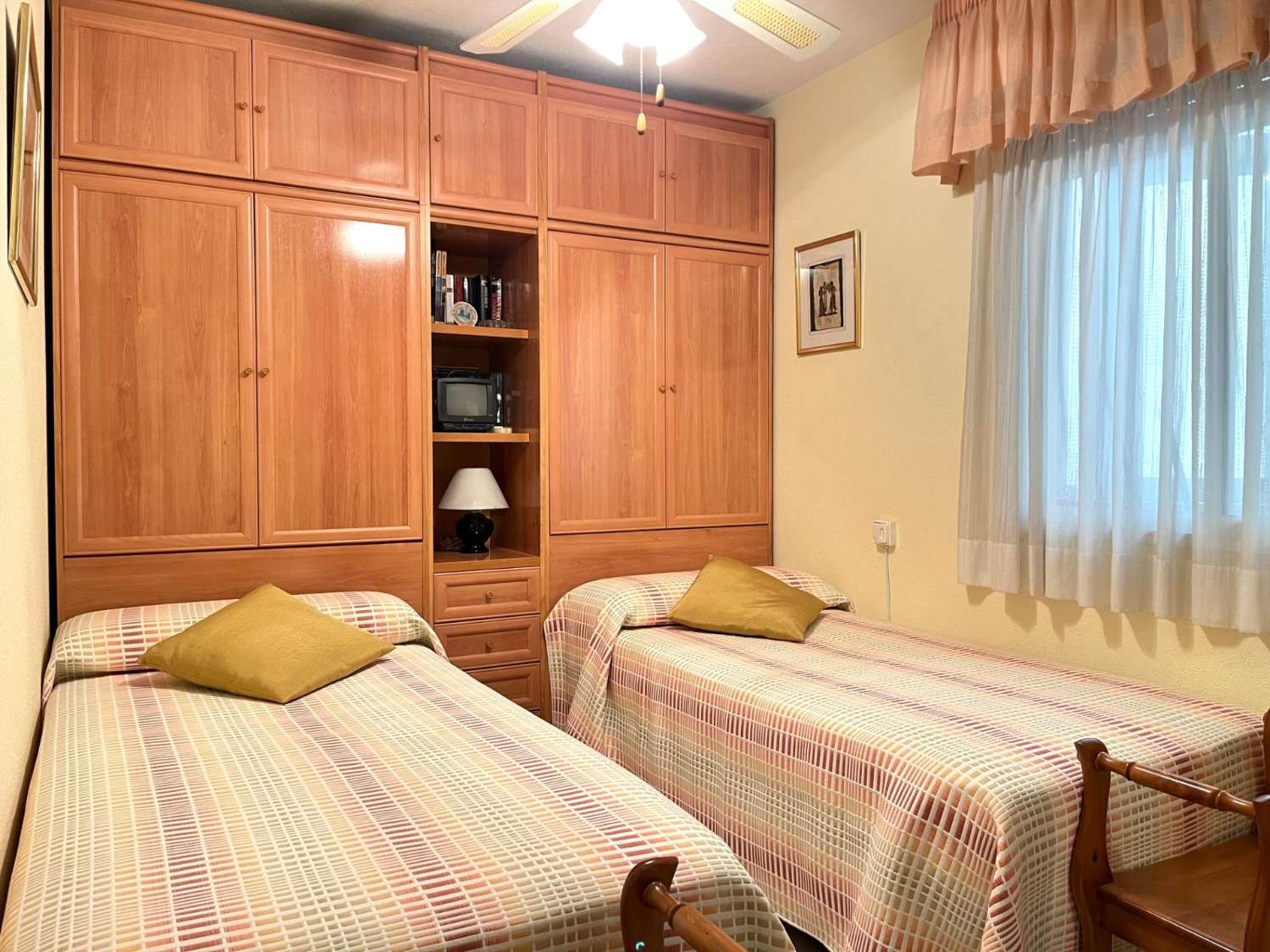 Amplio Piso en Residencial Detelina, a solo 300 mts de la playa