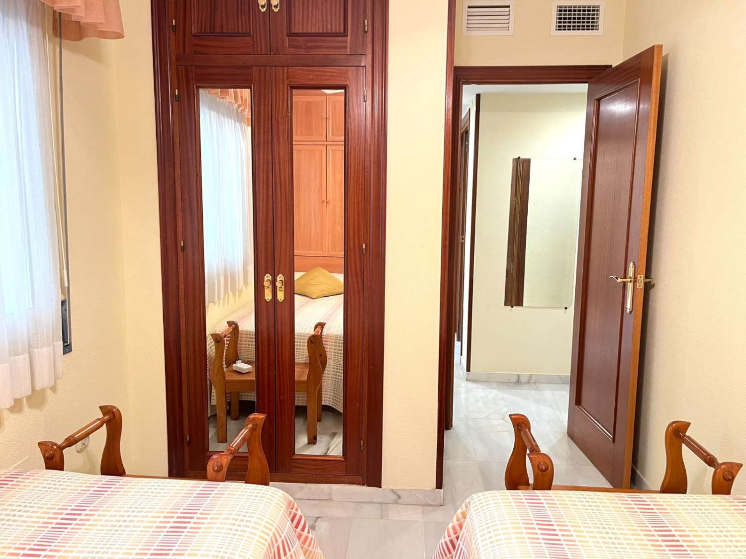 Amplio Piso en Residencial Detelina, a solo 300 mts de la playa