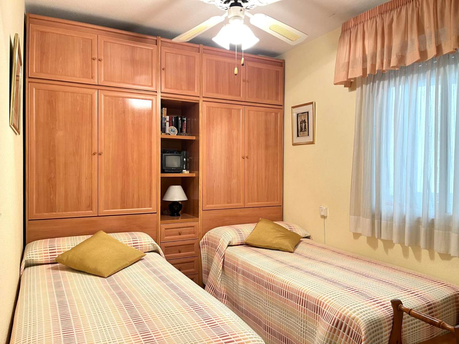 Amplio Piso en Residencial Detelina, a solo 300 mts de la playa