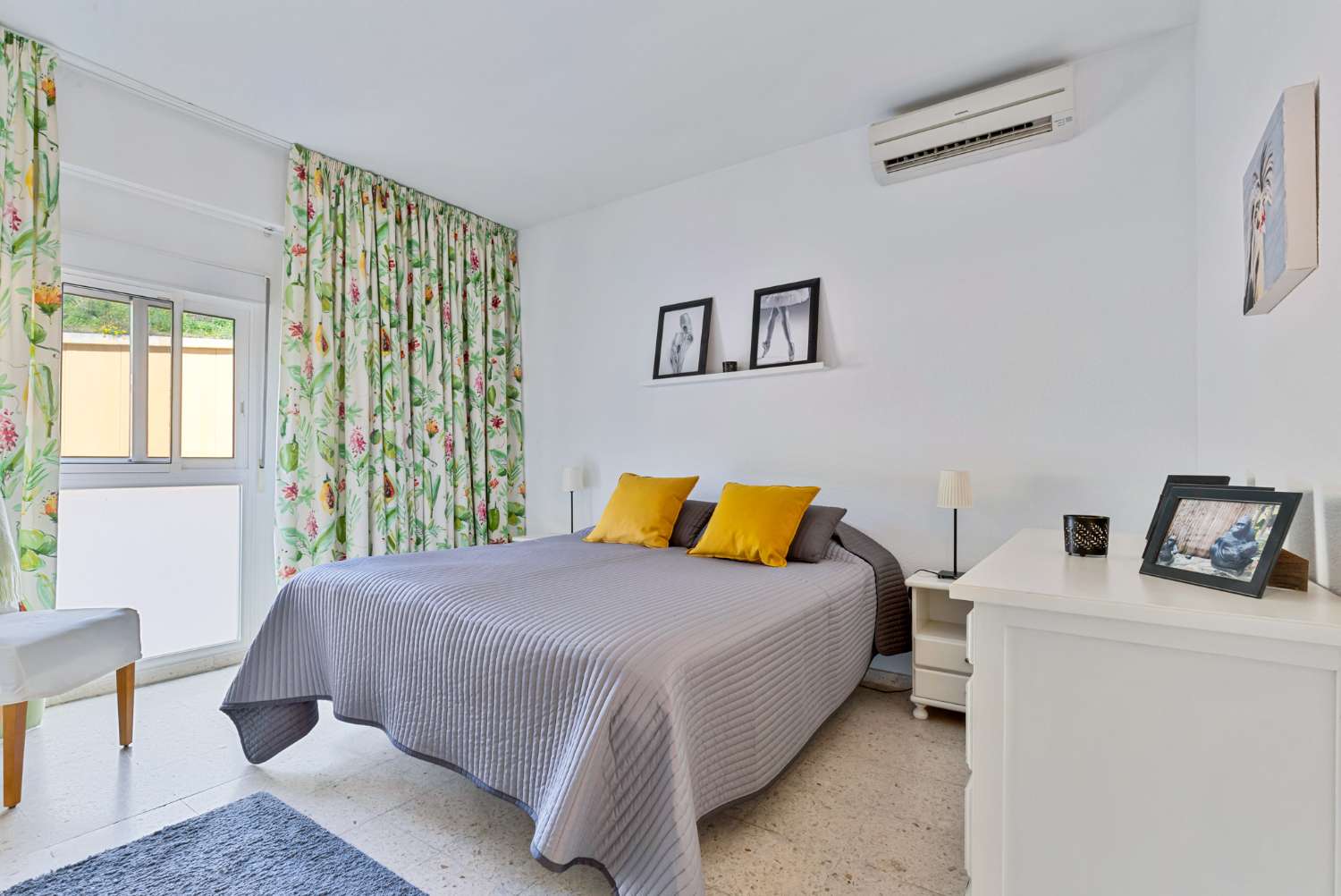 Piso en primera línea con fantásticas vistas al mar