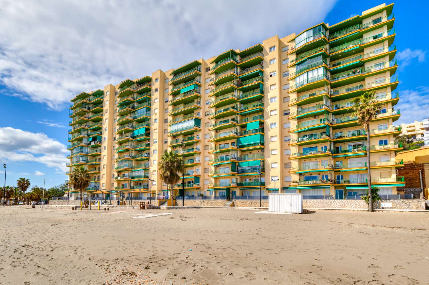 Piso en primera línea con fantásticas vistas al mar