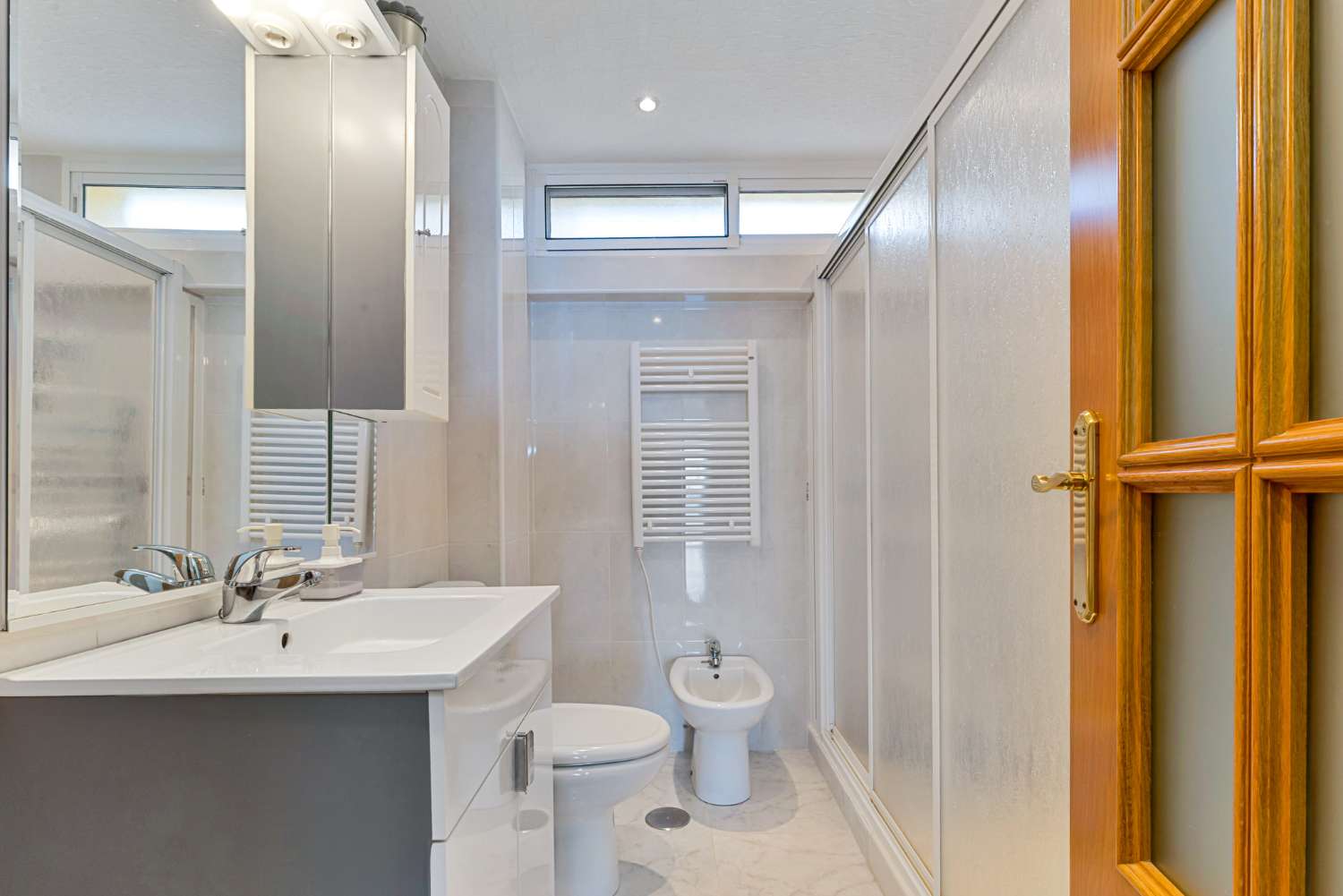 Piso en primera línea con fantásticas vistas al mar