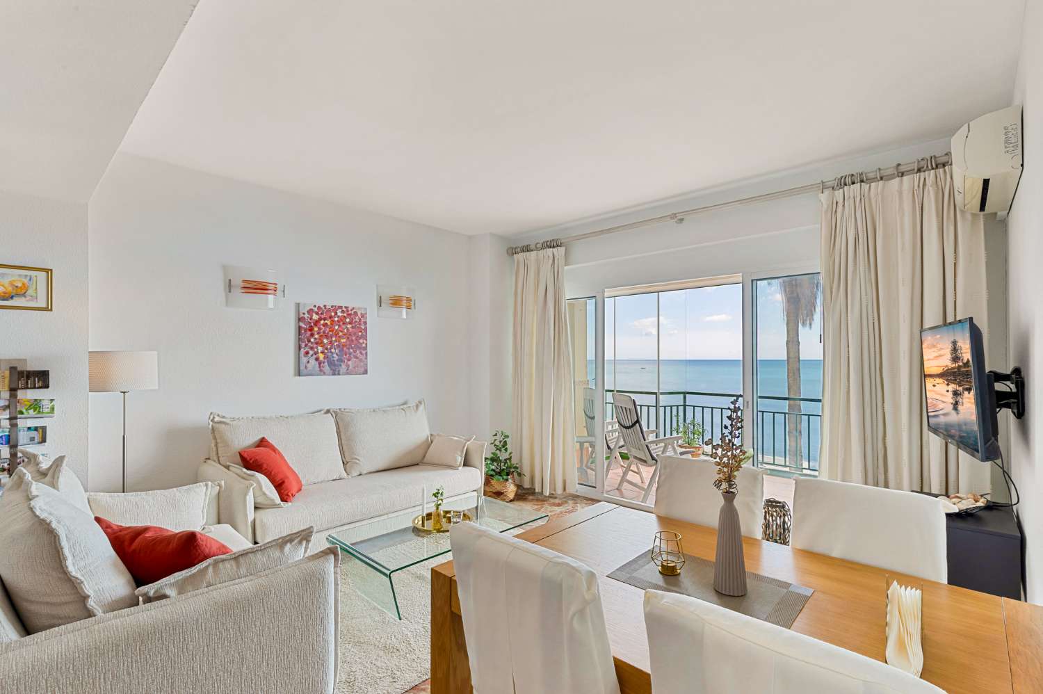 Piso en primera línea con fantásticas vistas al mar