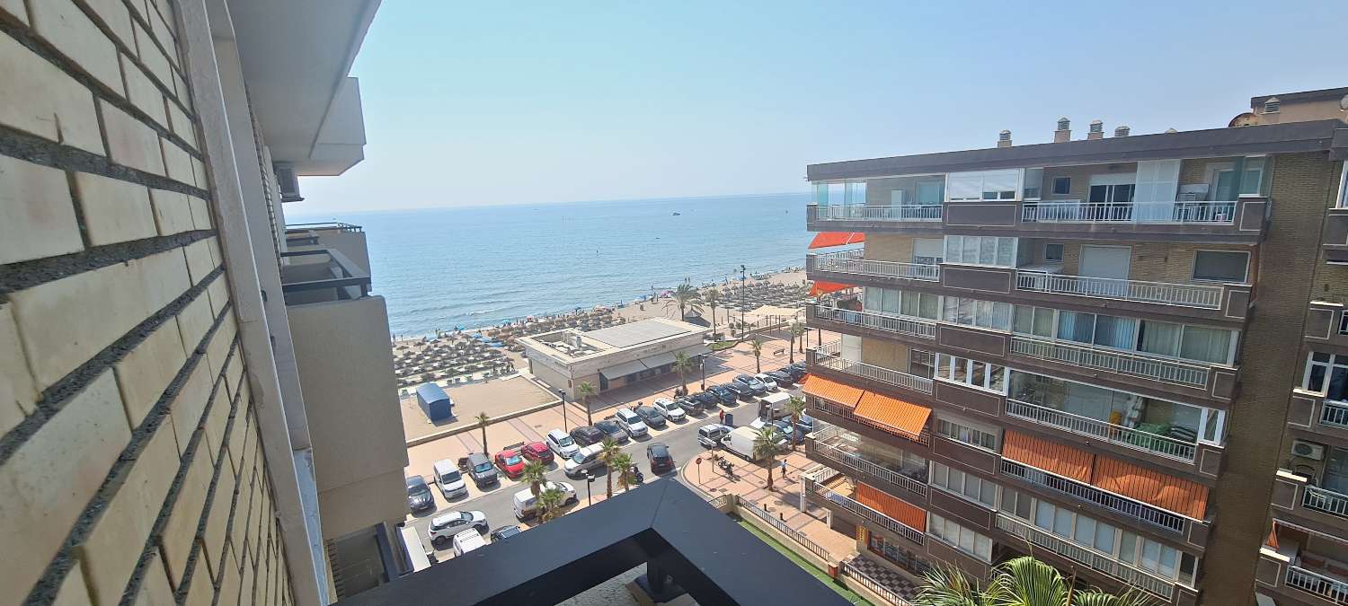 Amplio Apartamento reformado con vistas al mar