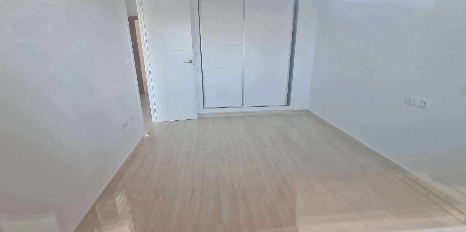 Amplio Apartamento reformado con vistas al mar