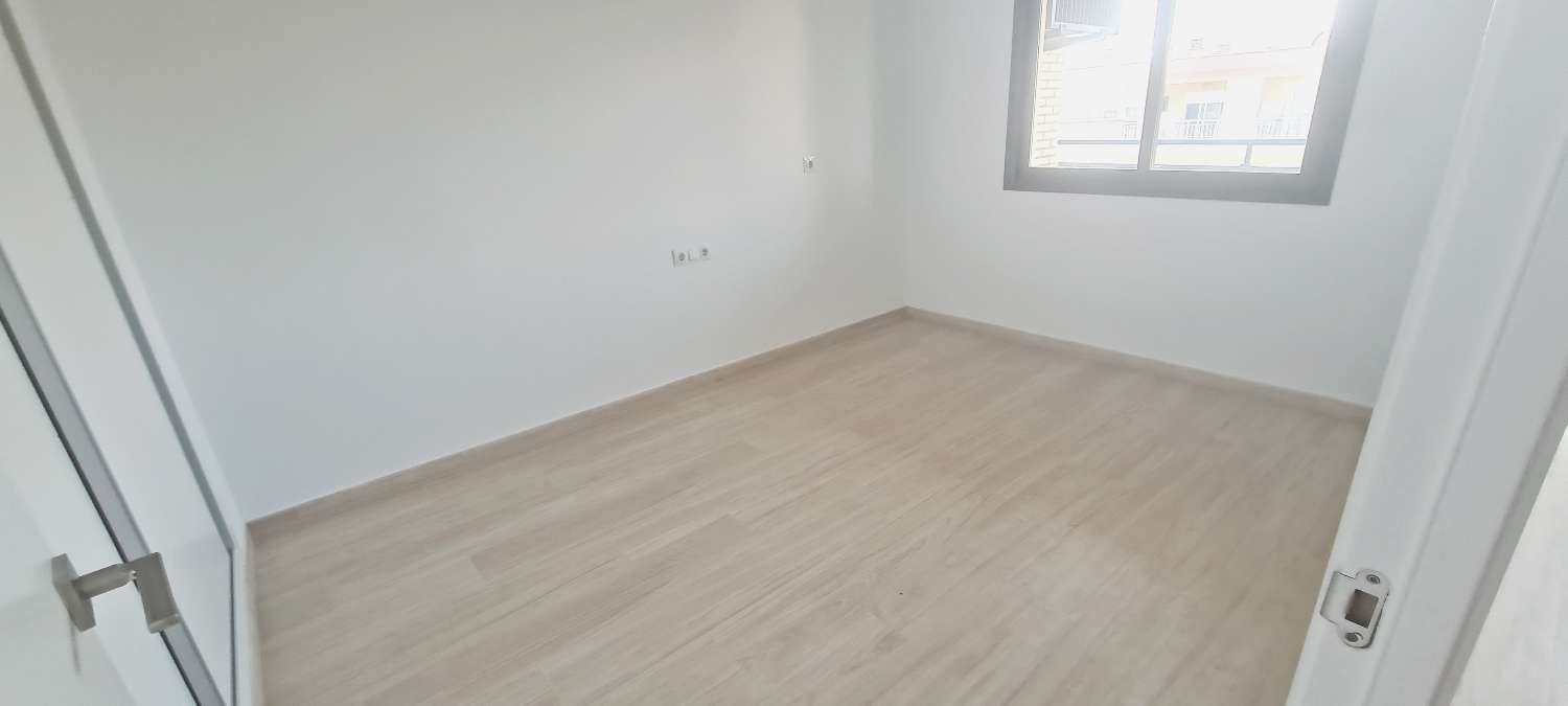 Amplio Apartamento reformado con vistas al mar