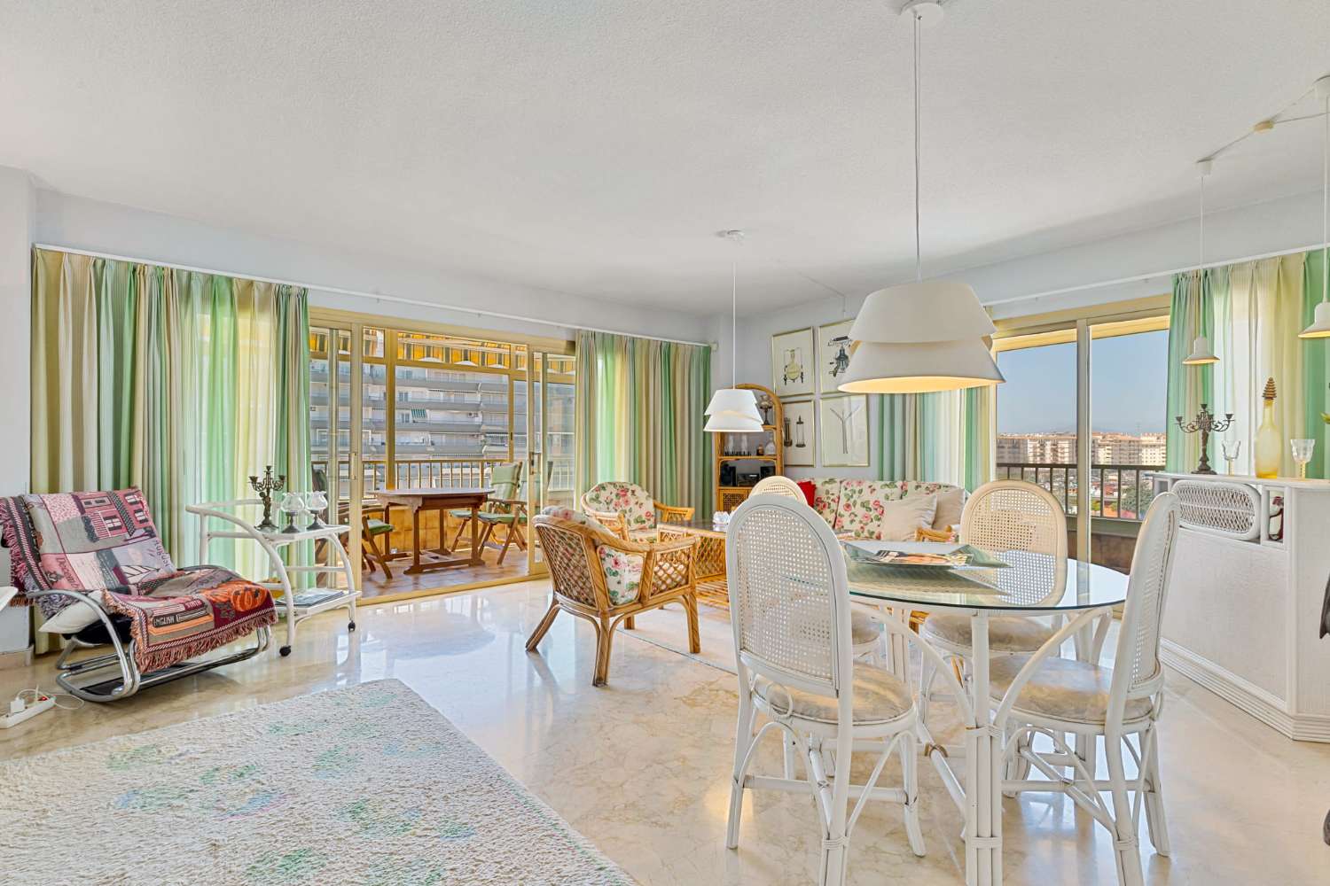 Amplio Piso situado en el Paseo Marítimo de Los Boliches