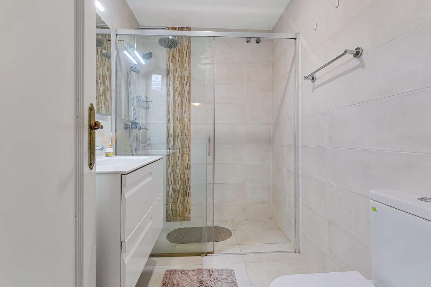 Amplio Piso situado en el Paseo Marítimo de Los Boliches