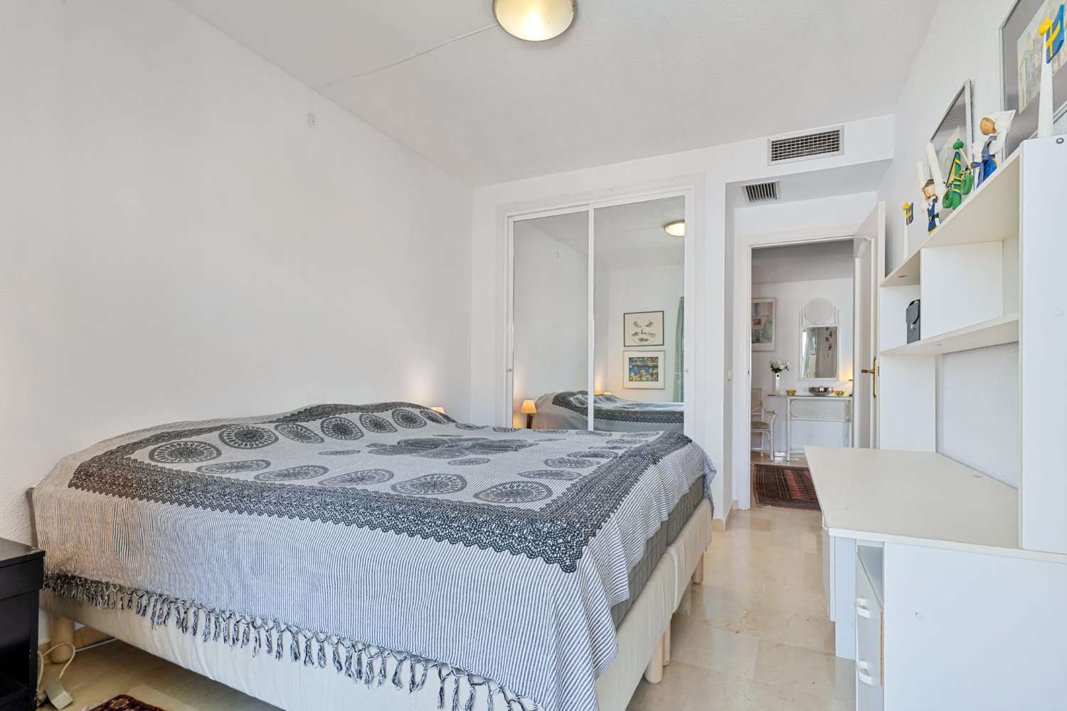 Amplio Piso situado en el Paseo Marítimo de Los Boliches