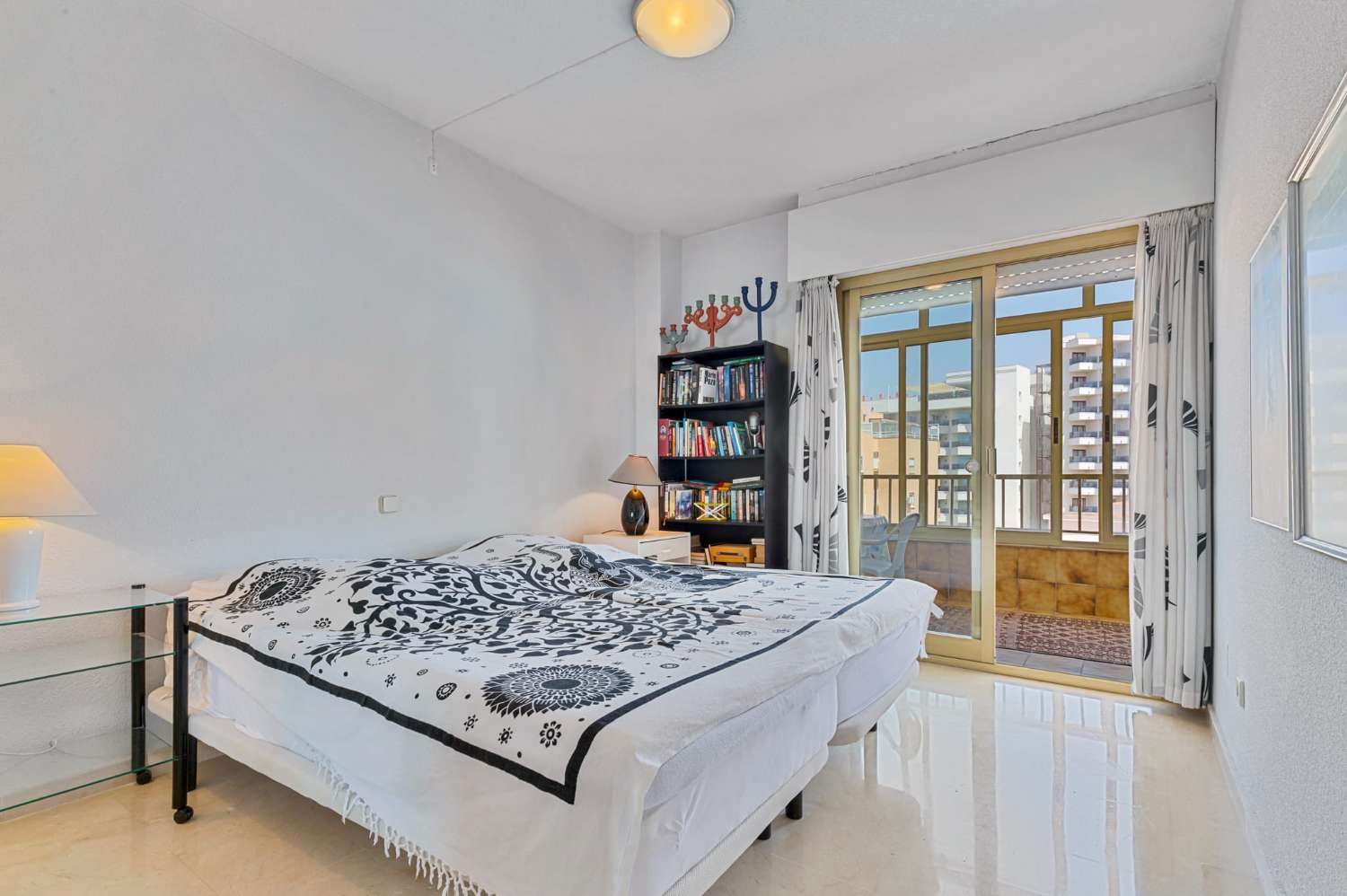 Amplio Piso situado en el Paseo Marítimo de Los Boliches