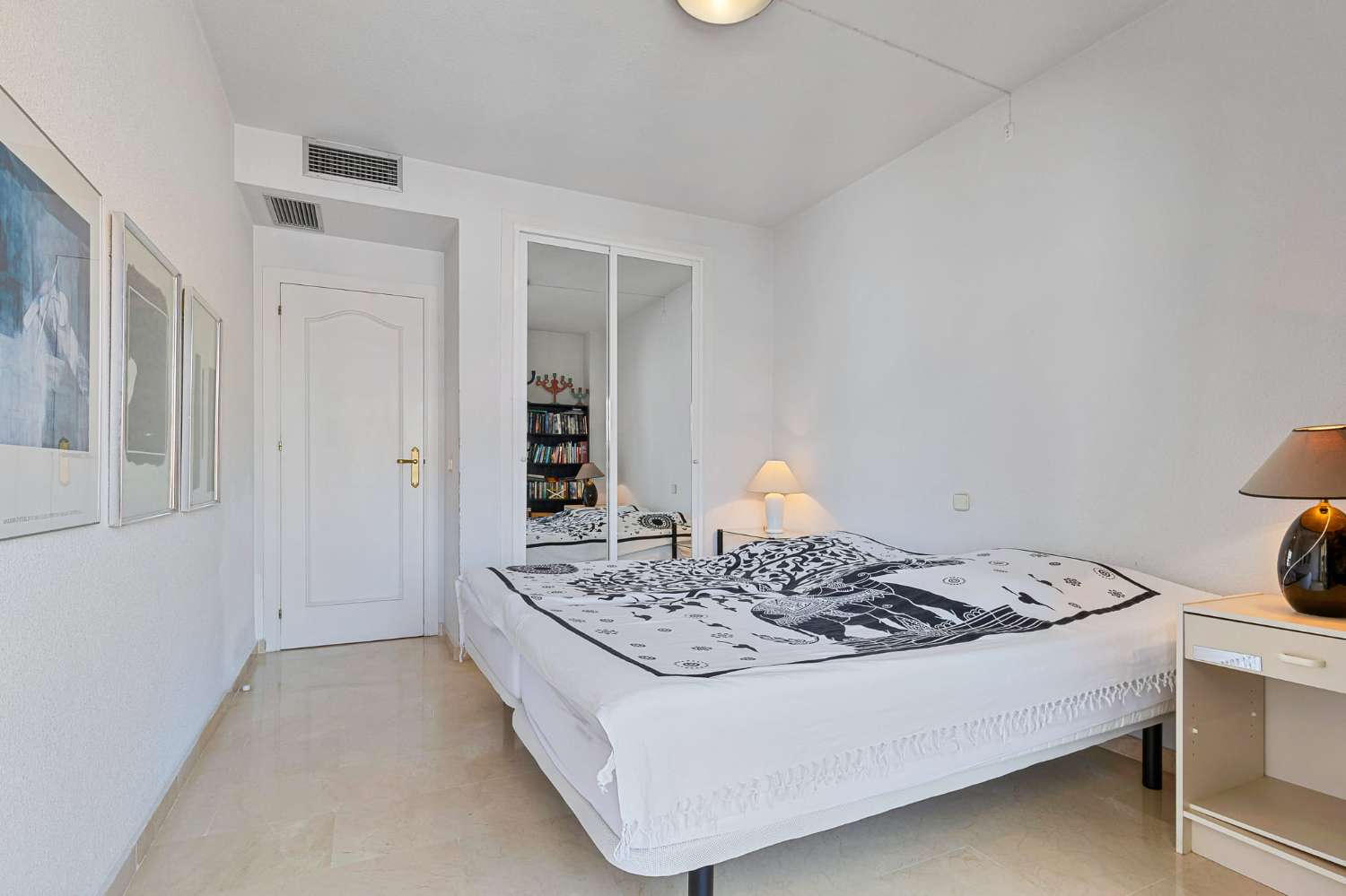 Amplio Piso situado en el Paseo Marítimo de Los Boliches