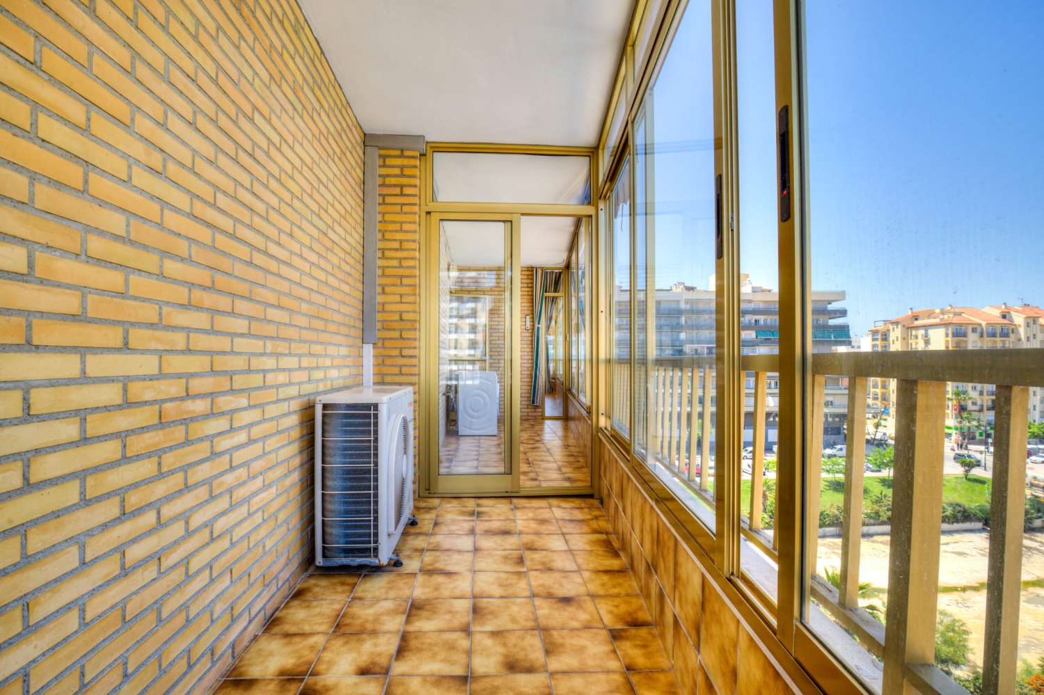 Amplio Piso situado en el Paseo Marítimo de Los Boliches