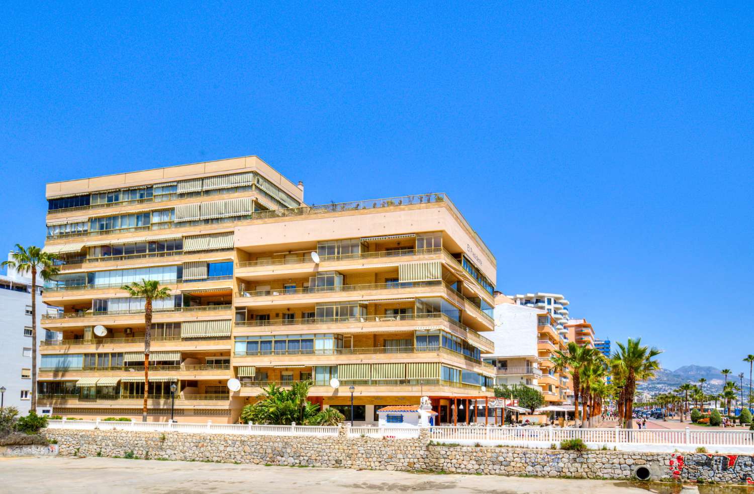 Amplio Piso situado en el Paseo Marítimo de Los Boliches