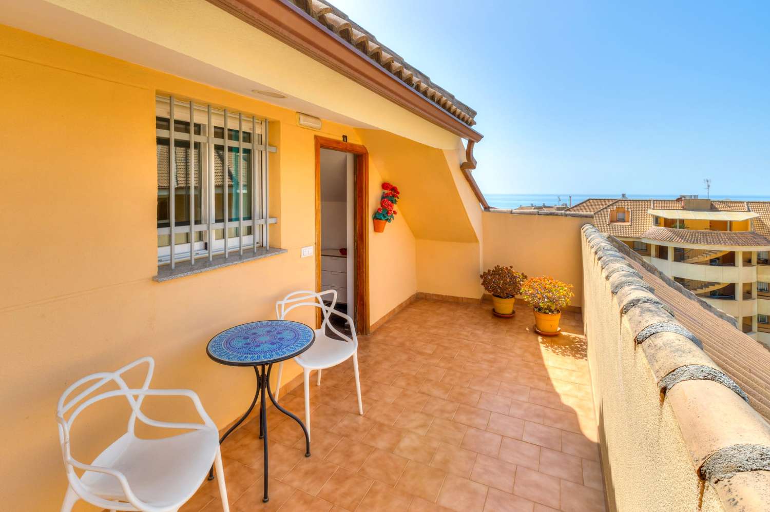 Ático con fantásticas vistas al mar en Carvajal