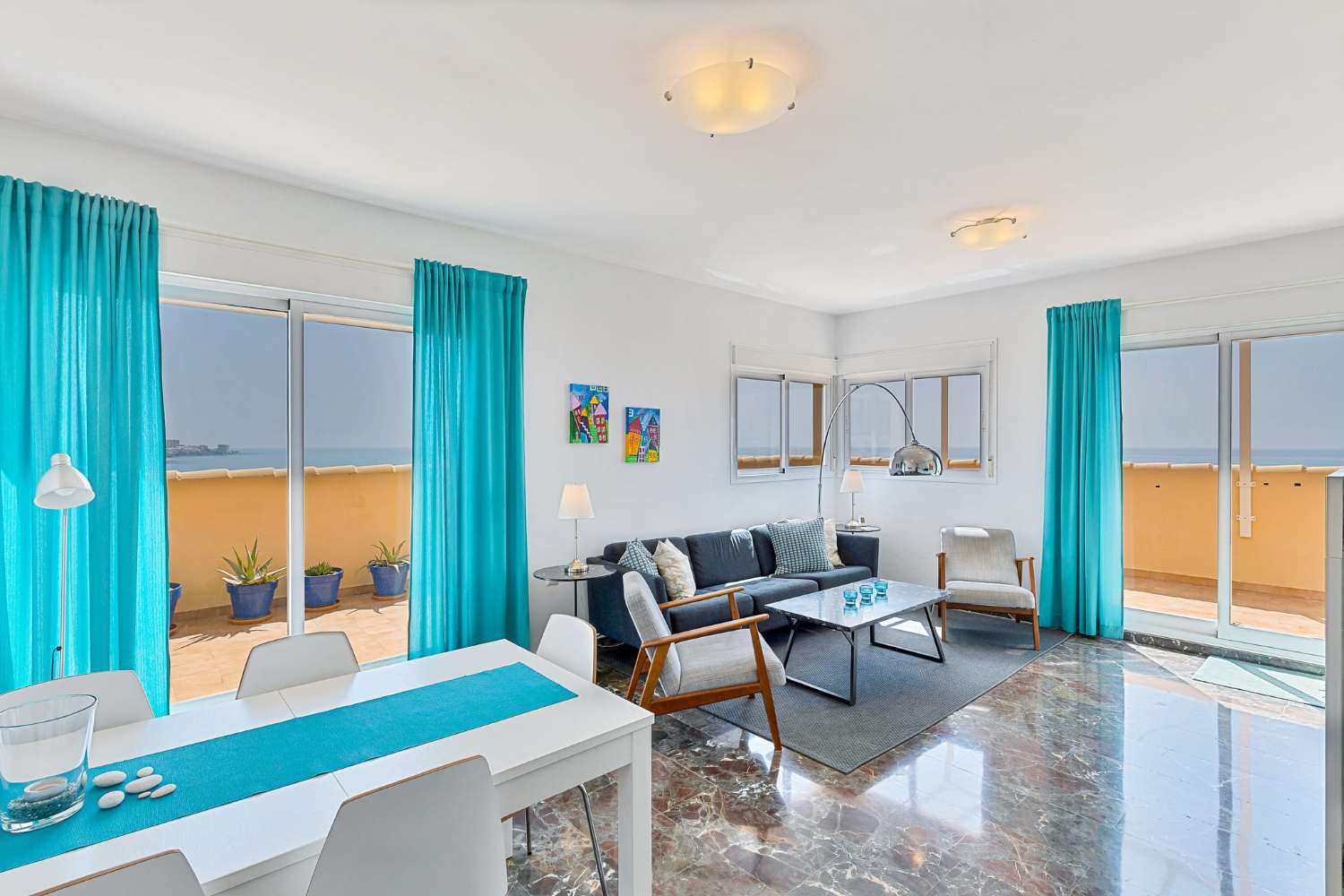 Ático con fantásticas vistas al mar en Carvajal