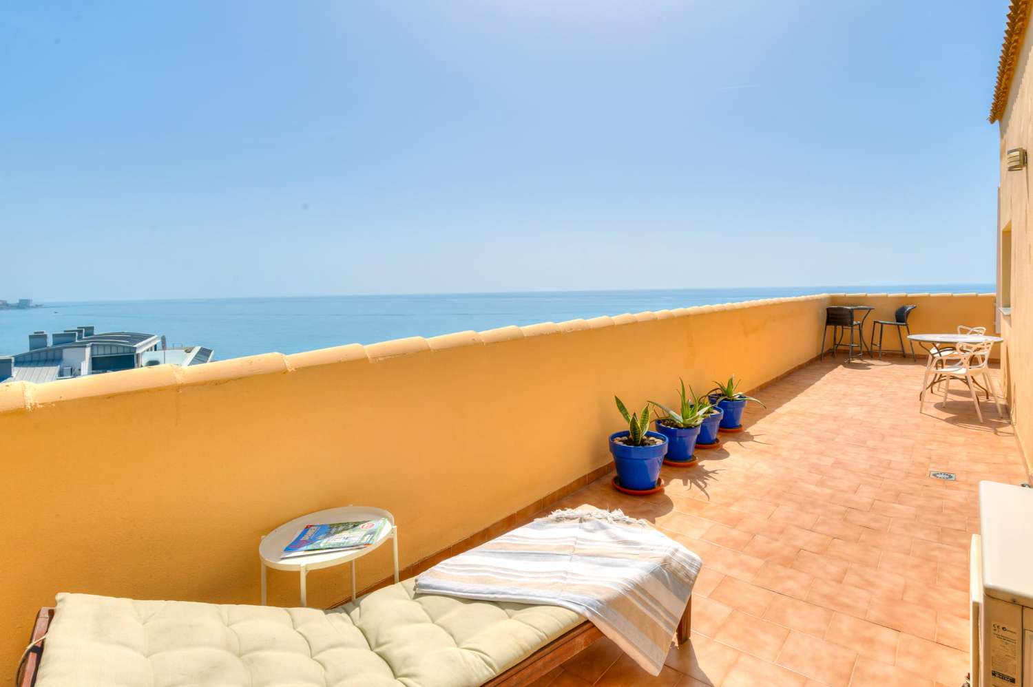 Ático con fantásticas vistas al mar en Carvajal