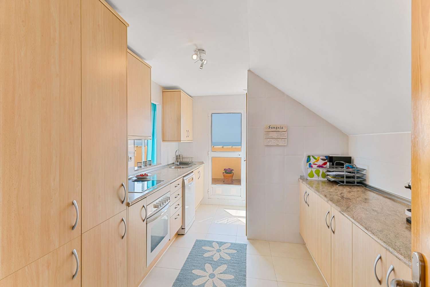 Ático con fantásticas vistas al mar en Carvajal